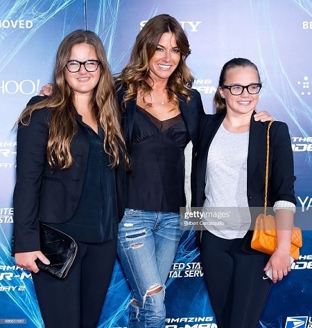 A picture of Kelly Bensimon with her daughters.